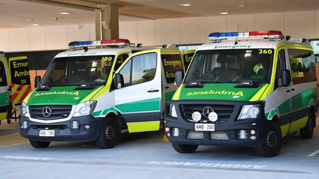 'No one to help': Man dies after 10-hour ambo wait