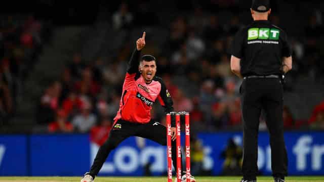 Renegades' Mujeeb given green light by Afghan board