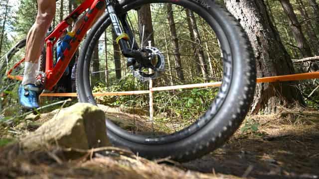 Bystanders praised for attempts to save mountain biker