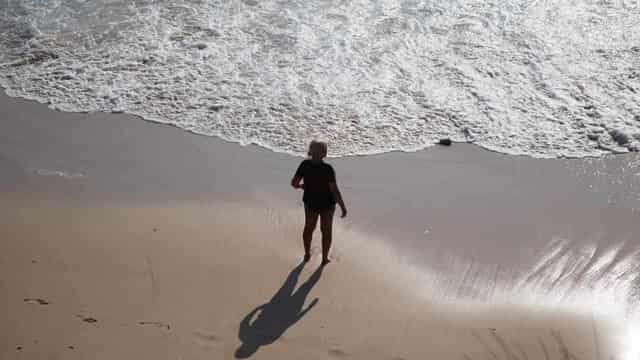 Sweaty days to linger after record Sydney humidity