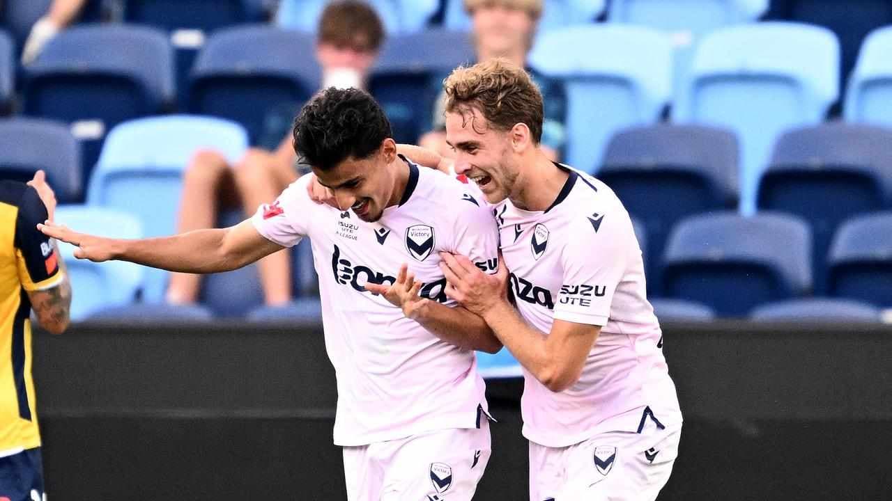 Late Reec goal helps Mariners draw against Victory