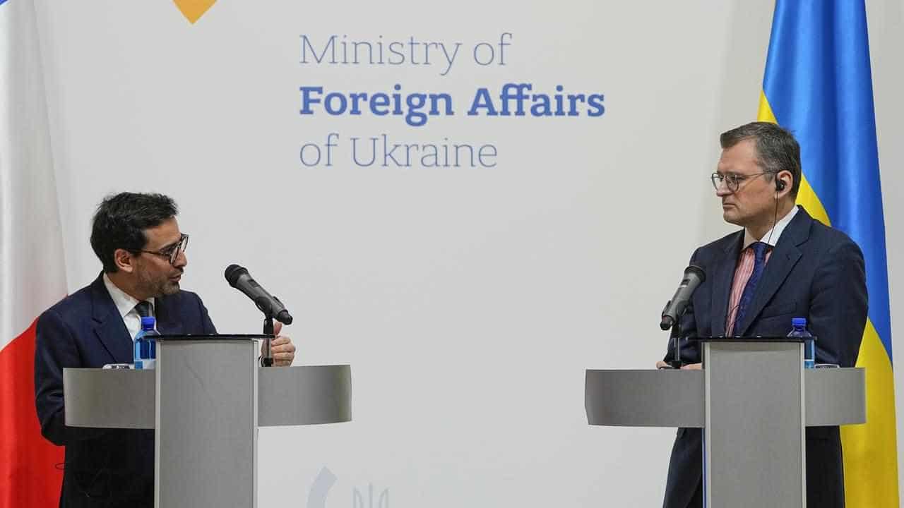 French foreign minister vows support in Ukraine visit