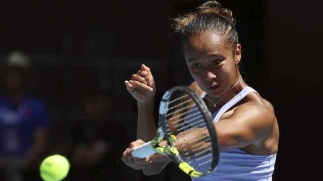 Fernandez, Krejcikova advance in Australian Open