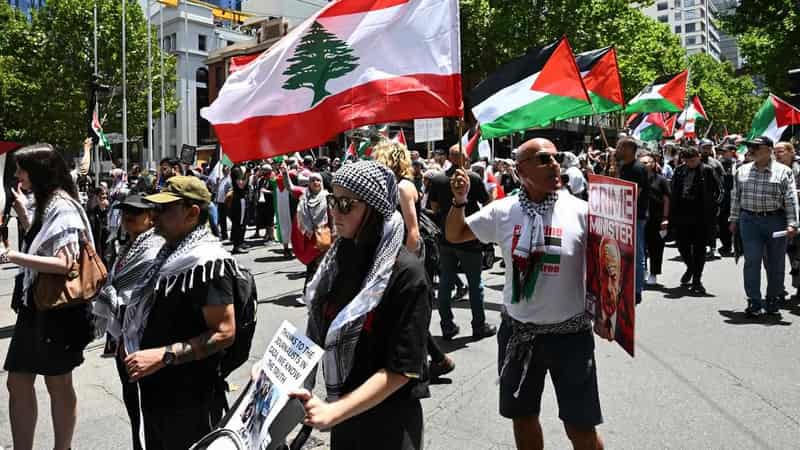 Melbourne march to mark 100 days of war in Middle East