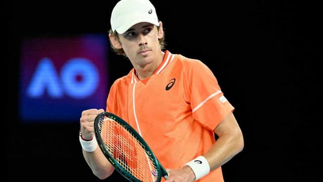 De Minaur primed for fourth-round Open shot at Rublev