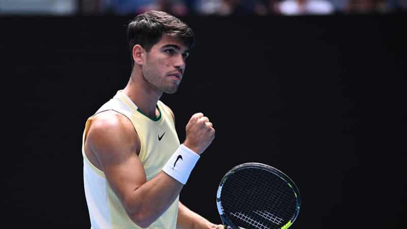 Alcaraz cruises into Australian Open fourth round