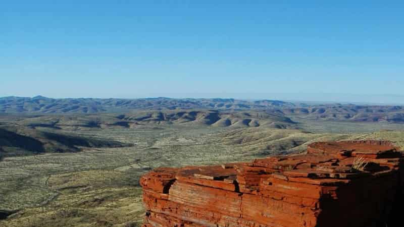 Scorching WA heatwave spreads east across country