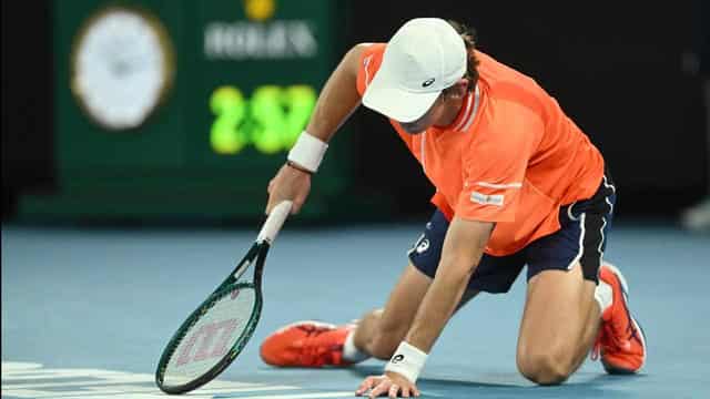 De Minaur out of Open with five-set loss to Rublev