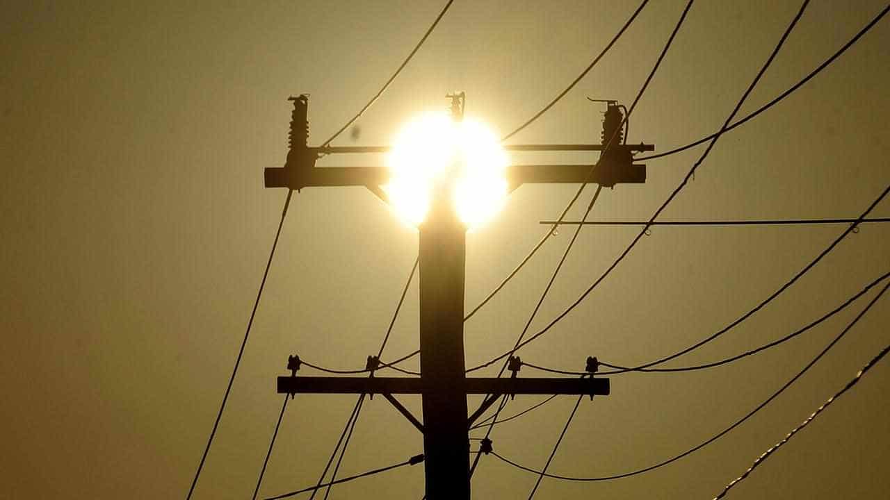 Power grid pledge as sunshine state feels the heat