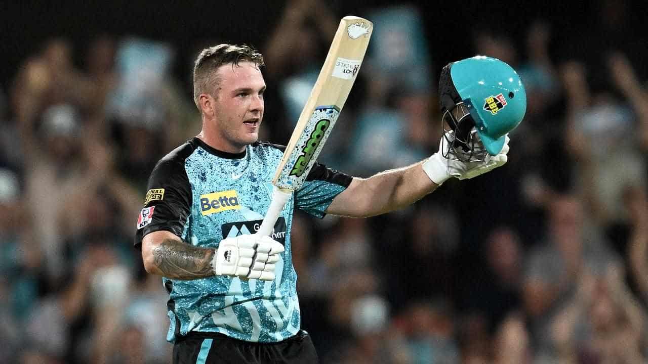 Brown's 'freak' innings sends Heat into BBL decider