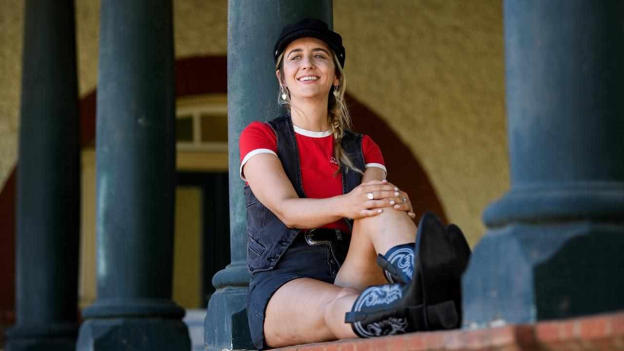 Clear as a Bell: big things ahead for NZ country star