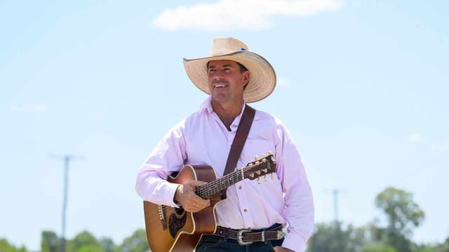 From the Territory to Tamworth, Tom shares bush spirit