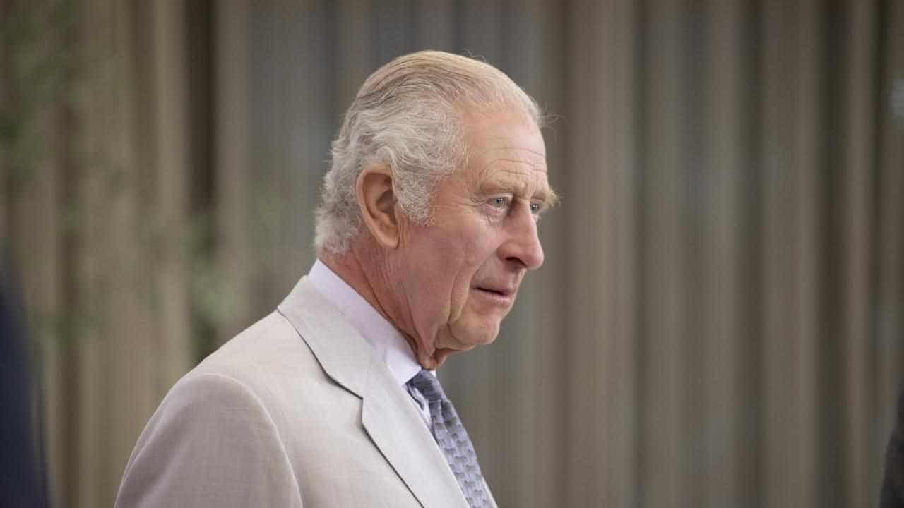 King Charles arrives at hospital for prostate surgery