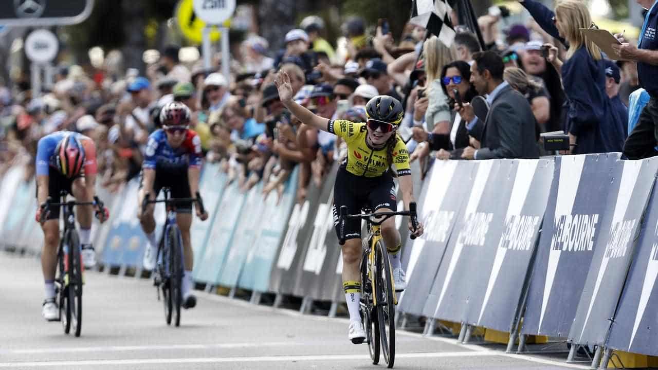 Spratt hospitalised as Dutch teenager wins Cadel's race