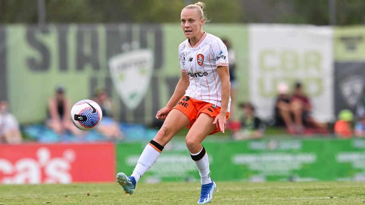 Yallop stars in Roar ALW win, Adelaide sink Glory