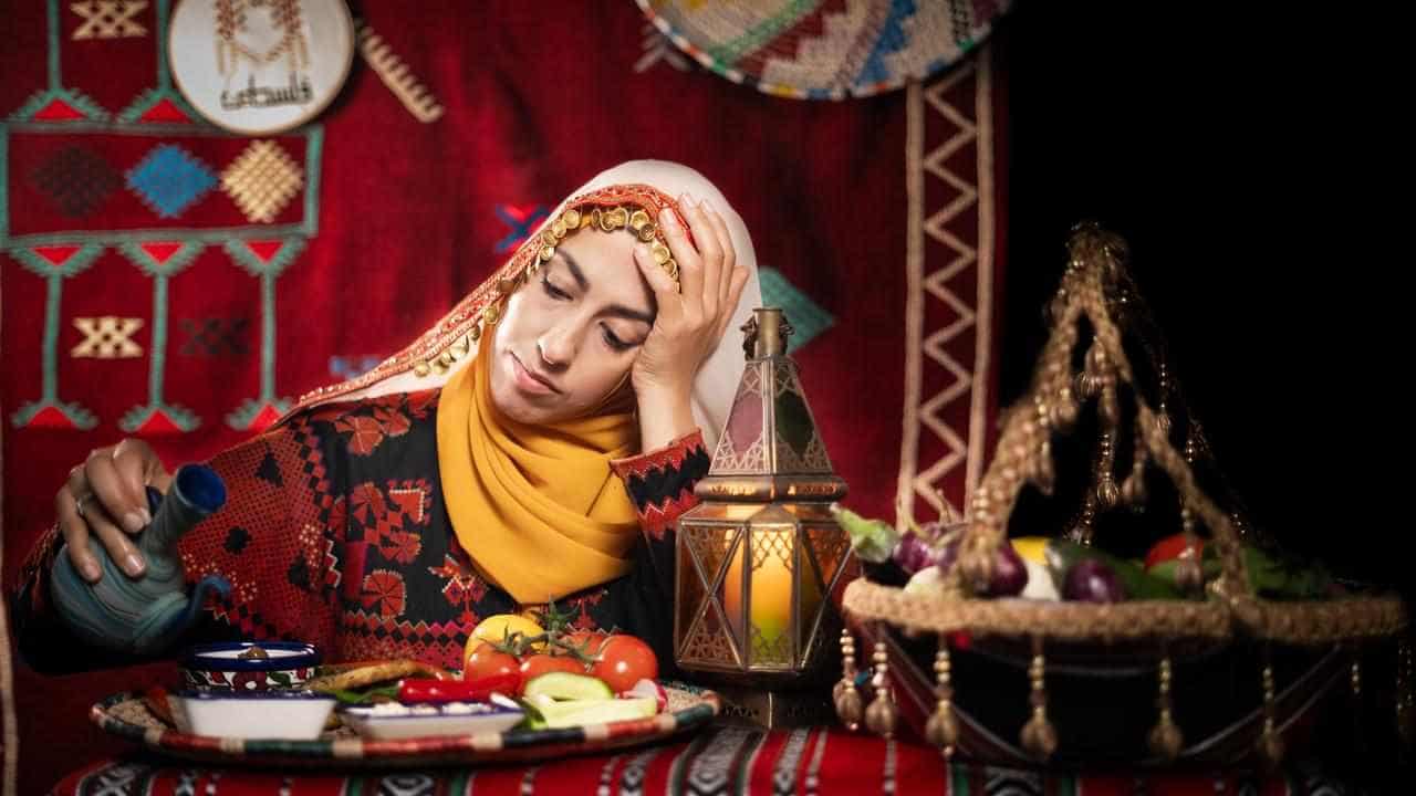 Home truths as Arab refugee blends food and performance