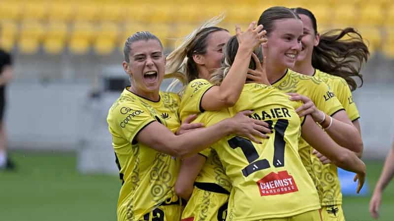 Speckmaier fires Phoenix to ALW home win over Canberra