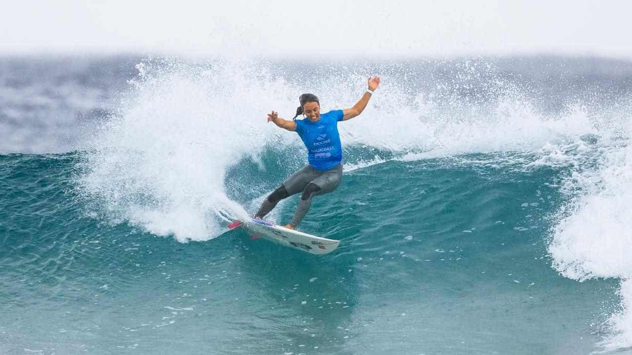 Hawaii world surf season opener delayed by conditions