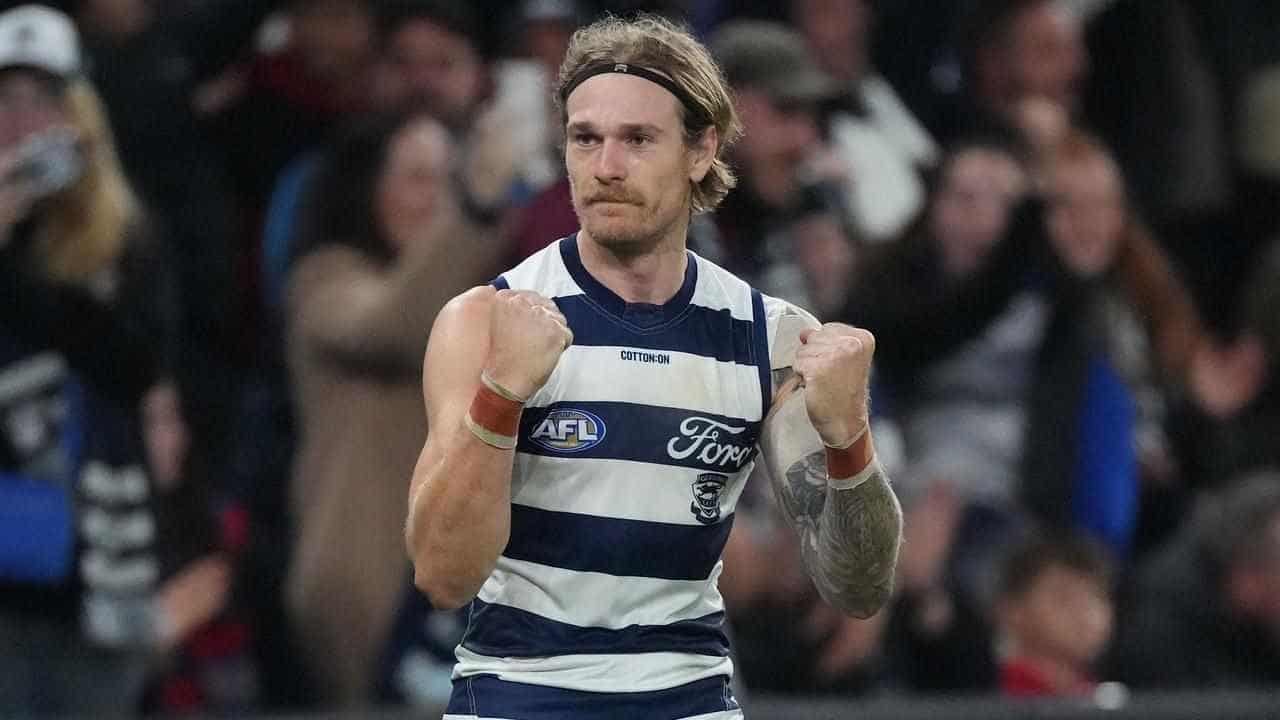 Geelong ponder shifting ace defender Stewart to middle