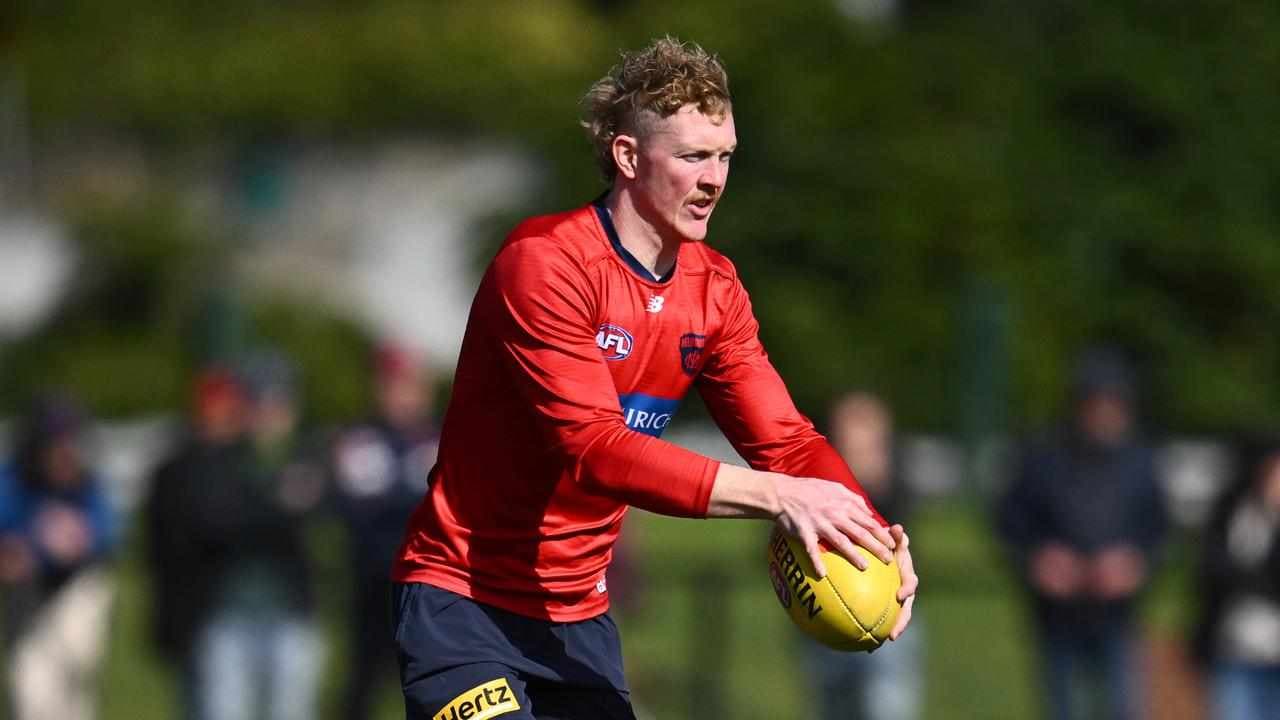 Oliver returns to training with Melbourne teammates