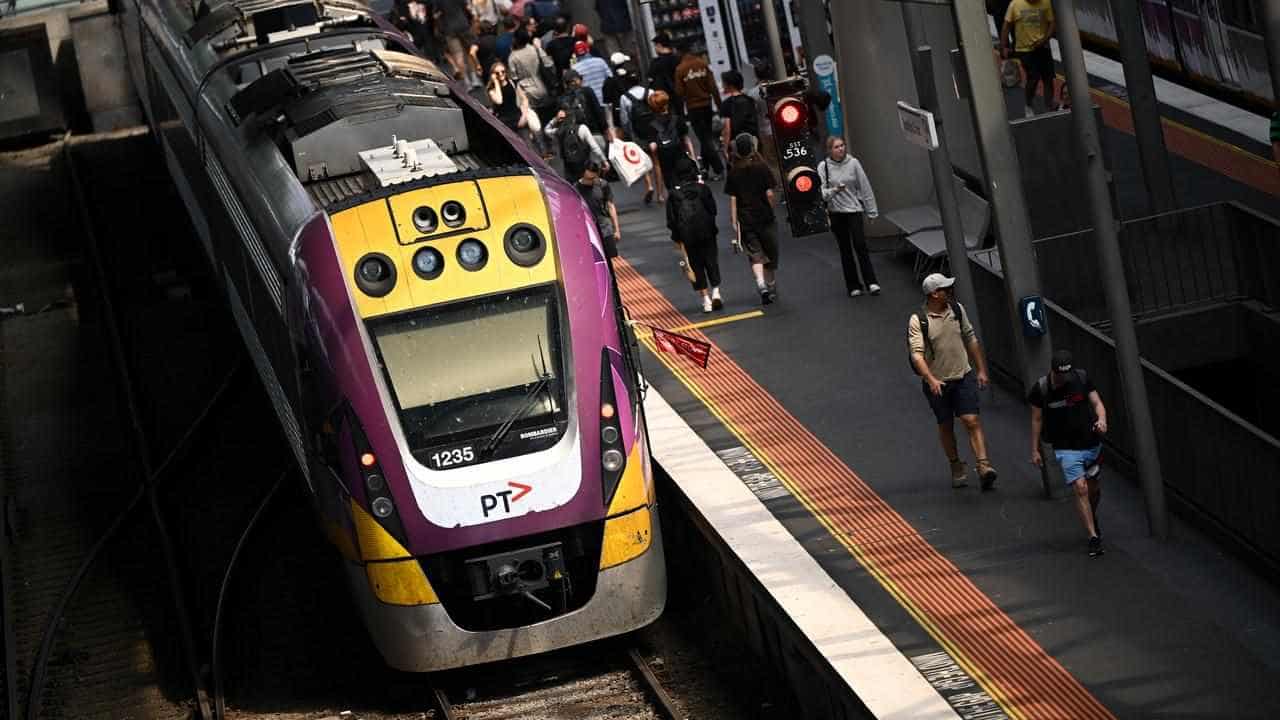 V/Line staff threaten ongoing strikes over pay fight