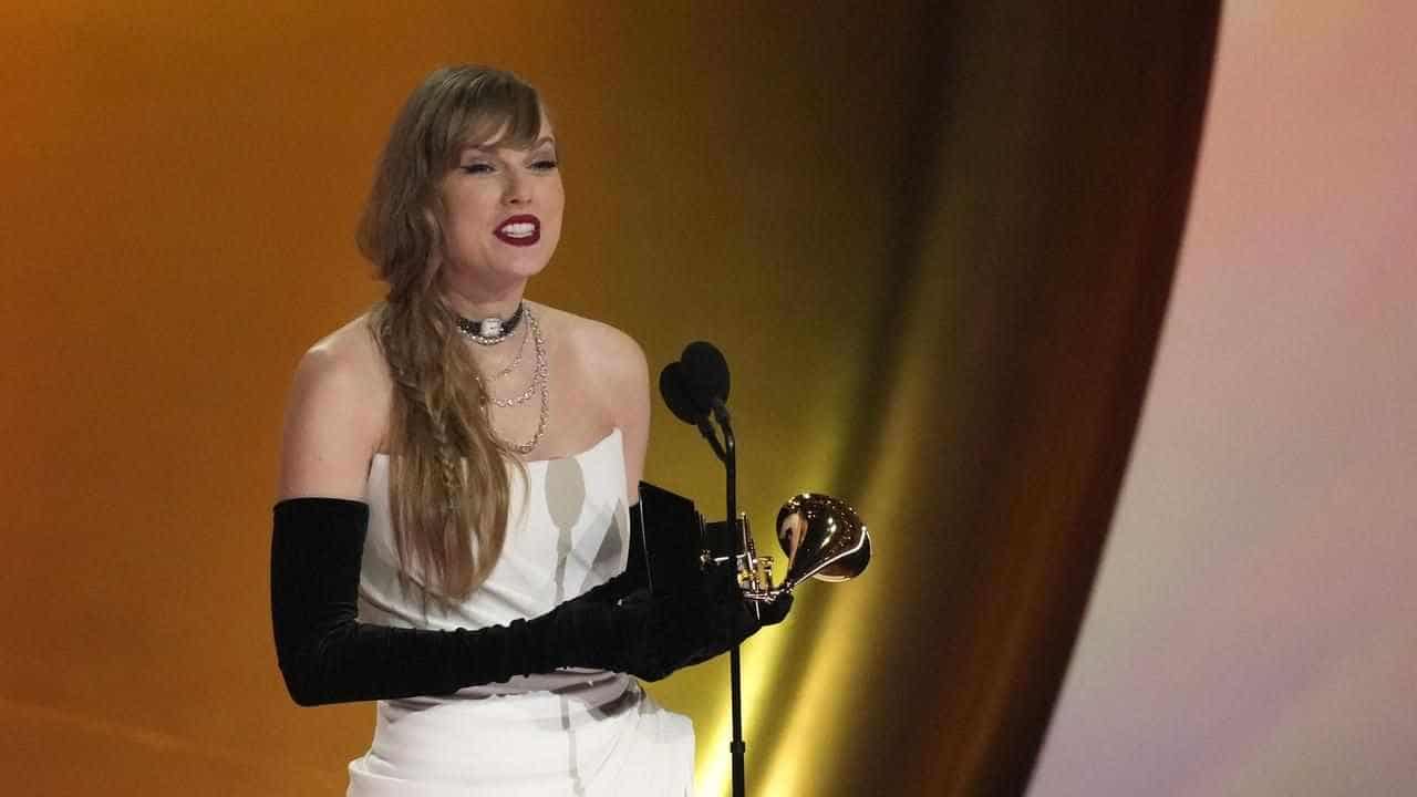 Taylor Swift announces new album while accepting Grammy