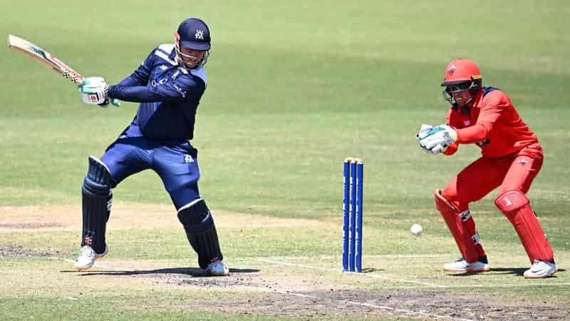 Victoria take down Redbacks to shoot to top spot