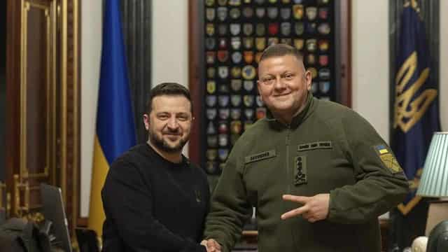 Ukraine replaces army chief at difficult time in war