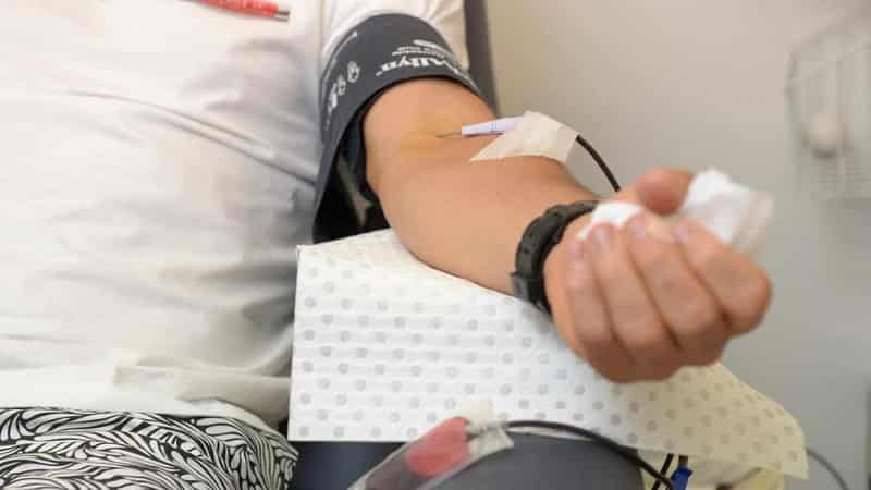 No, blood banks are not refusing donations from COVID-vaccinated people