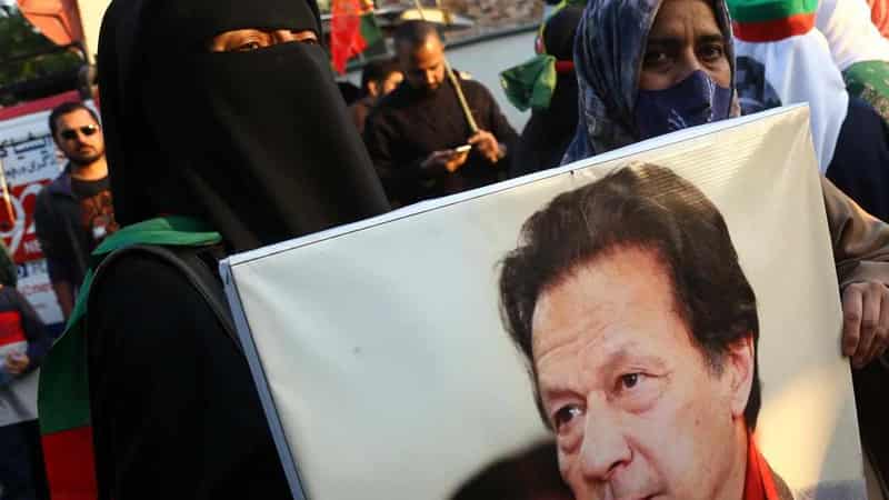 Pakistan's Khan-backed independents lead in final count