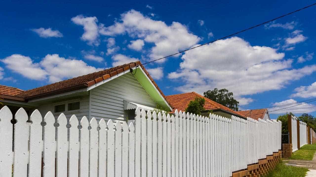 Property investors won't lose tax deductions: Treasurer