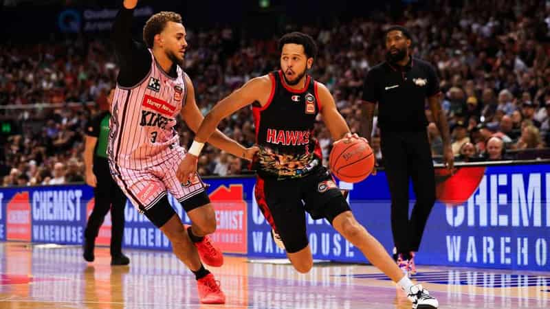 Hawks leave Kings' NBL finals hopes hanging by a thread