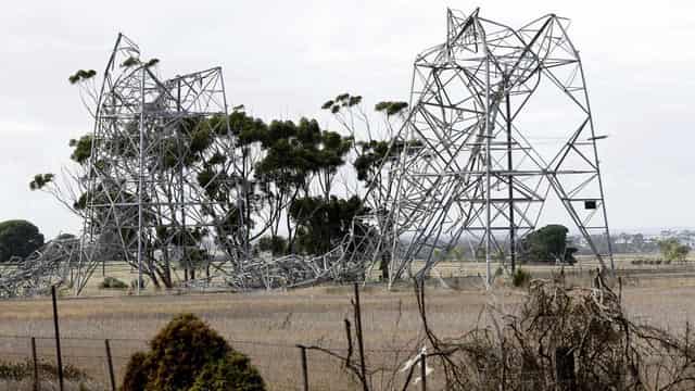 Almost 13,000 Vic homes still off-grid after storms