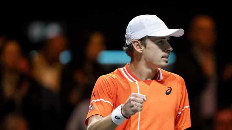 De Minaur earns crack at Sinner in Rotterdam final