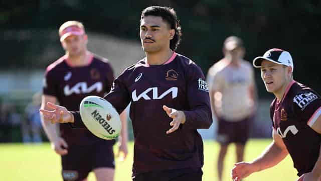 Knee strain leaves Bronco Piakura in Vegas doubt