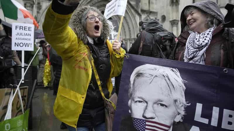 Assange charged for 'indiscriminate' naming of sources