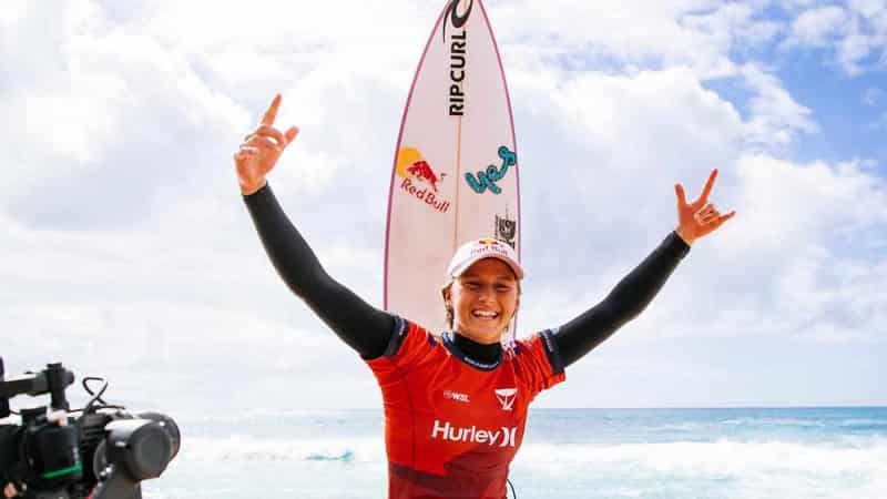 Aussies Picklum and Robinson clinch Sunset surf titles