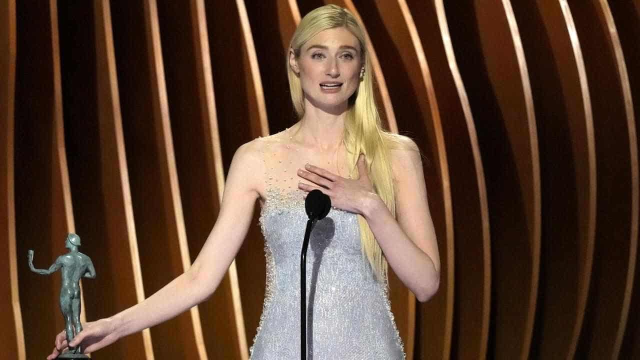 Oppenheimer claims top SAG award, Debicki wins