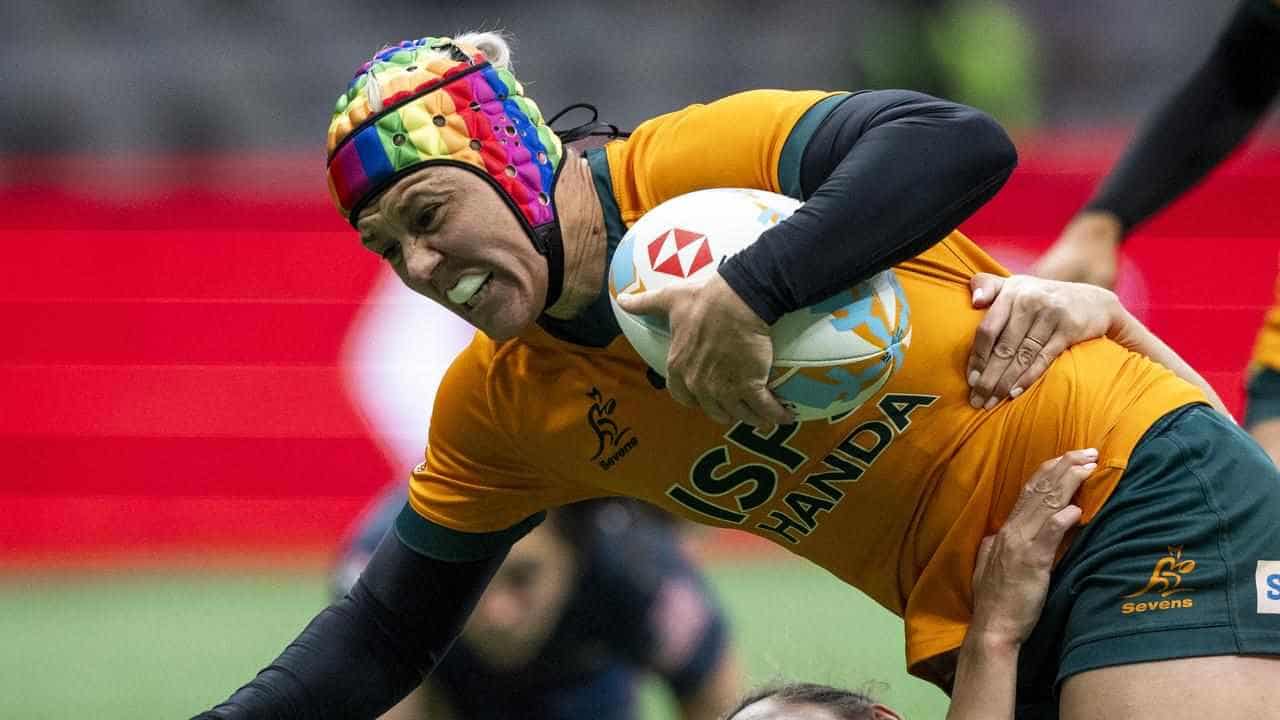 Aussie 7s women into Vancouver semis, men struggle