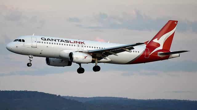 Pay-row pilots to resume strike at Qantas subsidiary