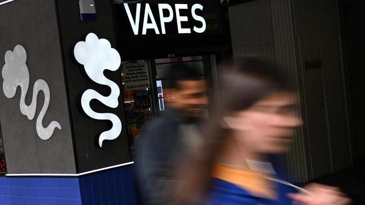 Vape shops funding organised crime, minister warns