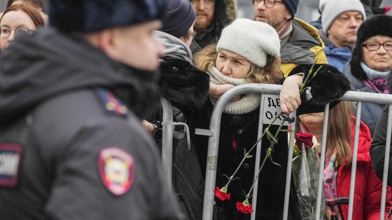 Navalny to be buried in Moscow amid tight security