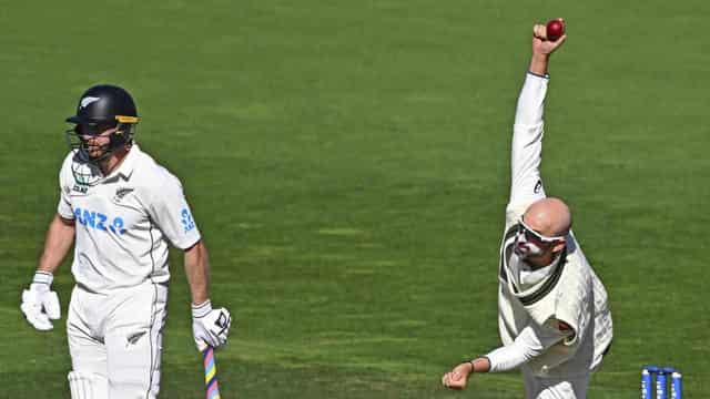 Lyon demolishes Black Caps as Australia retain trophy