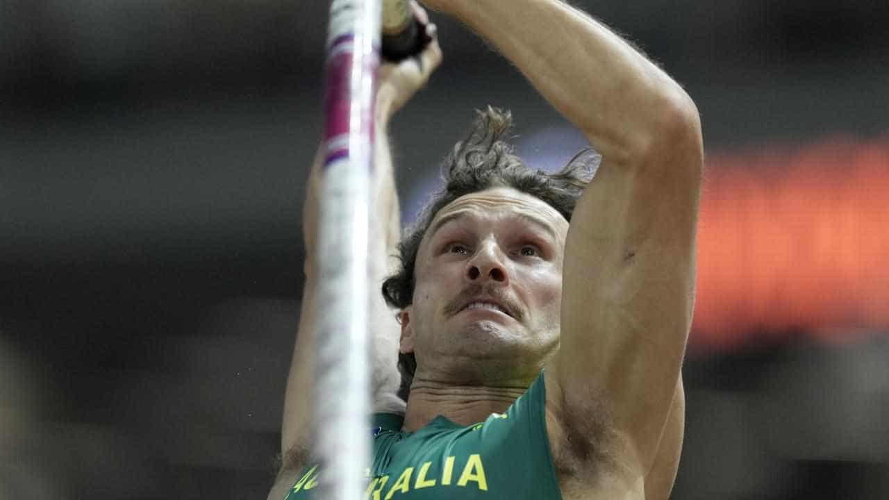 Marschall misses out on medal as Mondo soars again