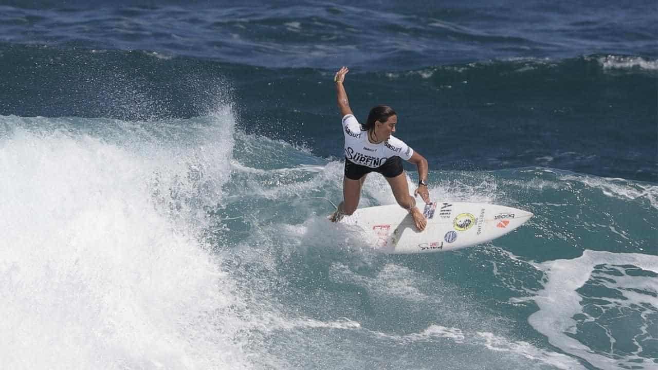 Olympic heartbreak after Fitzgibbons clinches surf gold