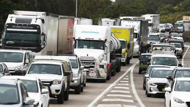 Car lobby calls for more trains to prevent gridlock