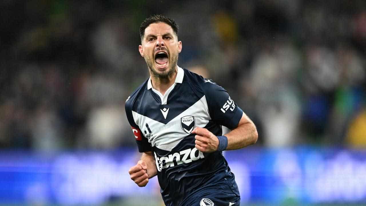 Fornaroli at the double as Victory roll Adelaide United