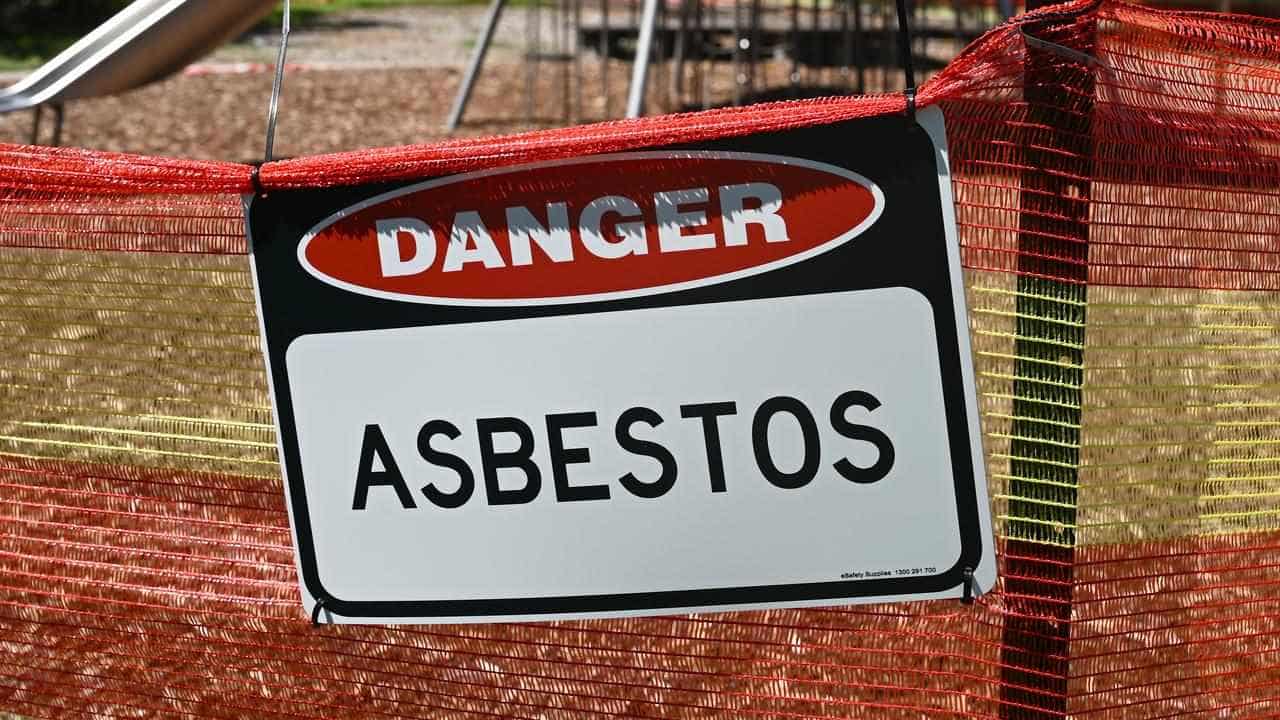 Asbestos detected at two Queensland sites