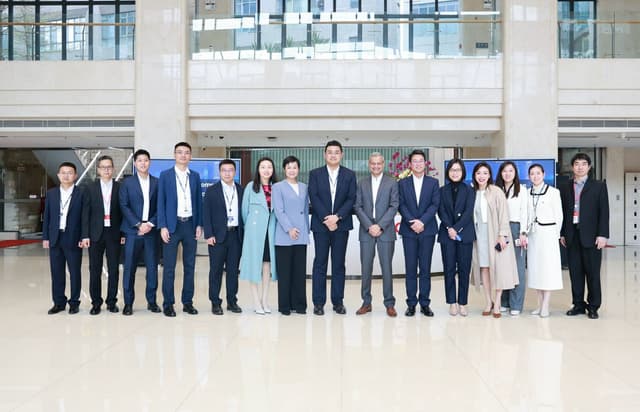 MAXHUB to Build Advanced AI Solutions with Microsoft Azure Cloud to Drive Global Business Growth