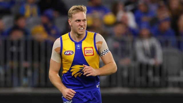 Eagles co-captain Allen sidelined with knee injury